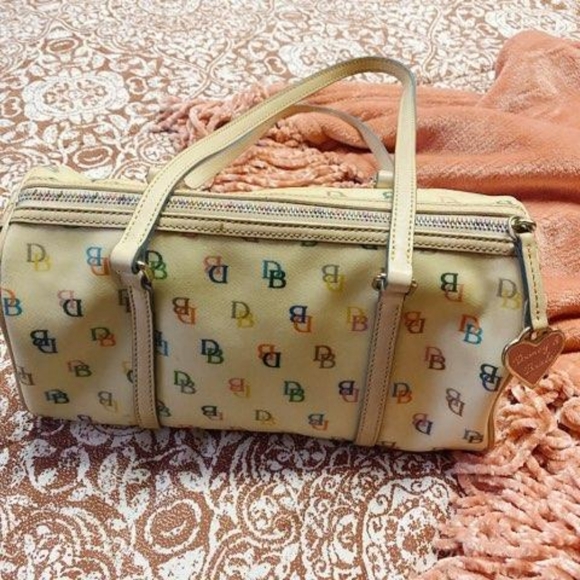 Dooney & Bourke Handbags - Dooney & Burke Purse